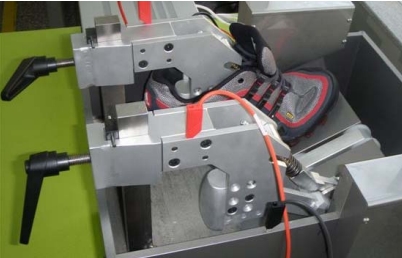 成品鞋動態耐撓防水試驗機（pfi）